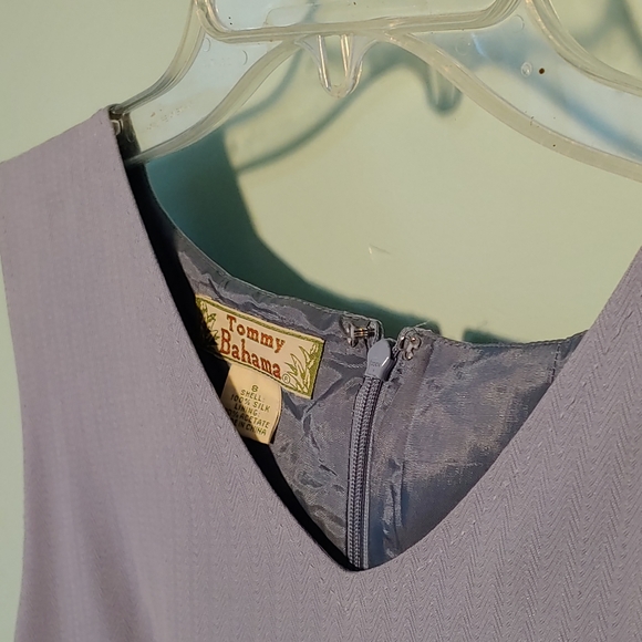 Tommy Bahama periwinkle v-neck knee length - Picture 4 of 5